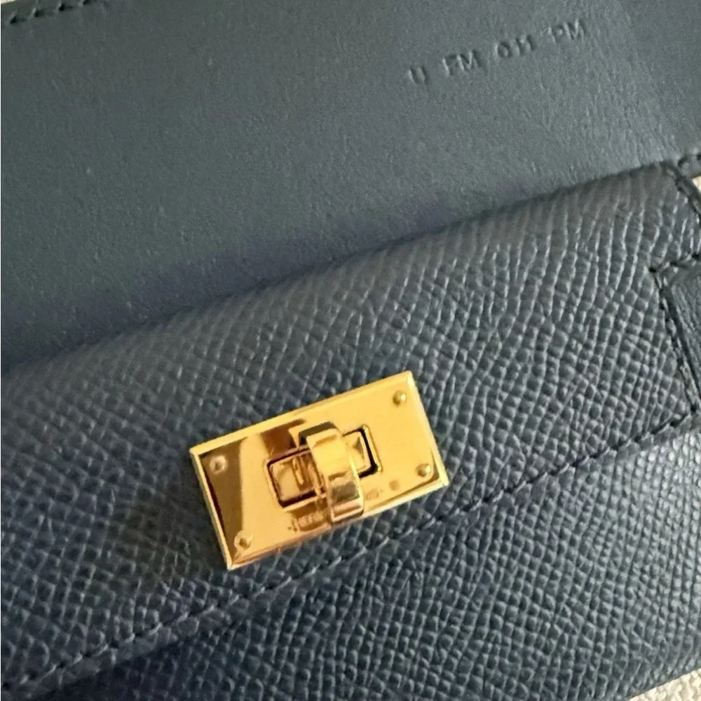 COLVERT KELLY POCKET STRAP 100% AUTH IN BOX - Picture 4 of 8